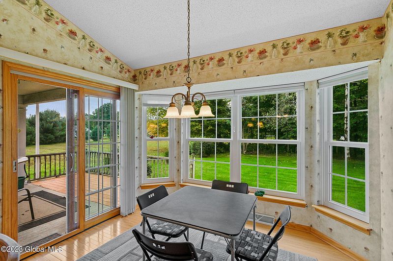 5th image of 8 Mayfield Drive