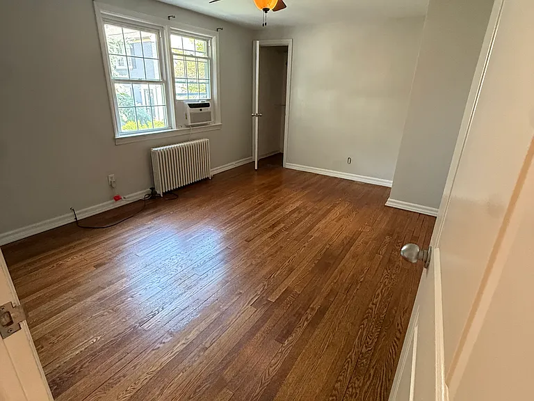 Lincoln Park E — Photo 23