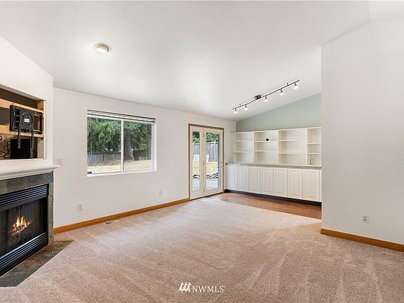 5th image of 24016 70th Avenue Ct E