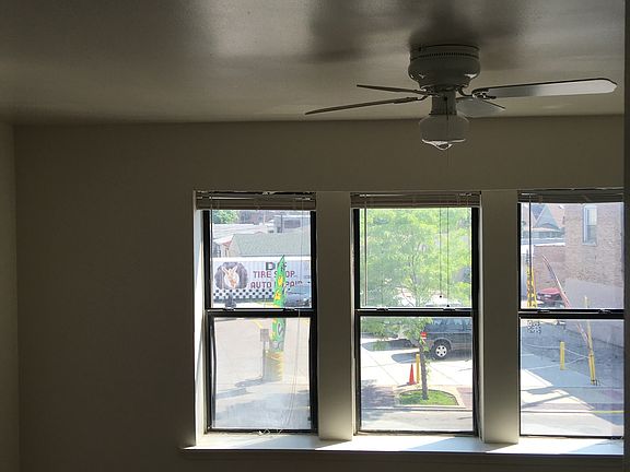 5th image of 605 1/2 Lake St APT 2W