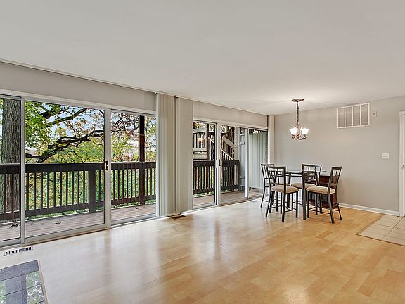 3rd image of 5813 Oakwood Dr APT A