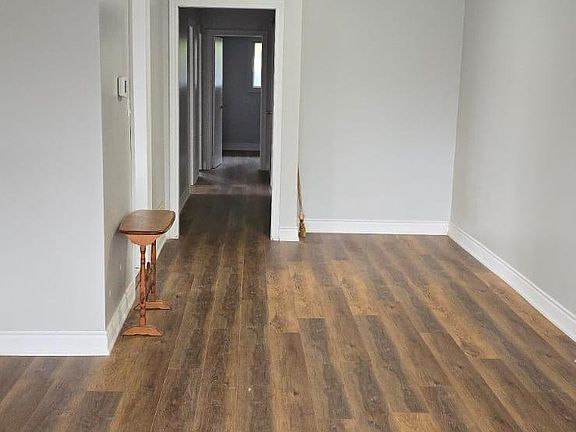 4th image of 1145 Shadeland Dr