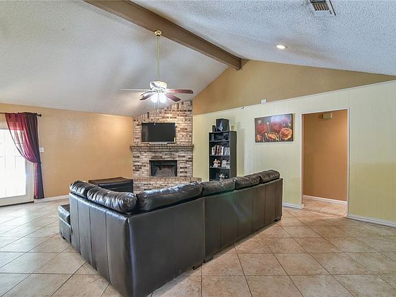 3rd image of 6409 Rock Springs Dr