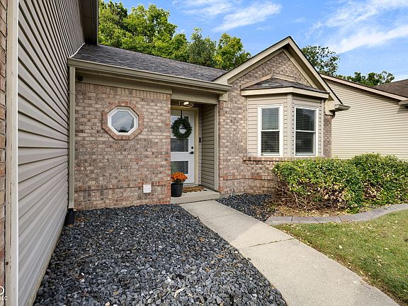 5th image of 1015 Killian Dr