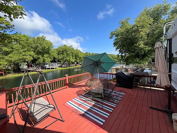3rd image of 370 Vista Cir