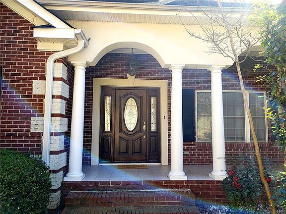 5th image of 108 Gates Cove Dr