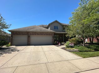 2472 Bluestone Bay Dr, New Lenox, IL 60451