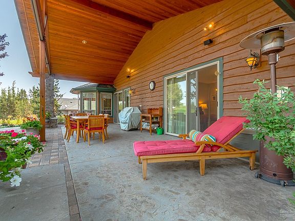 4th image of 8851 Merlin Dr
