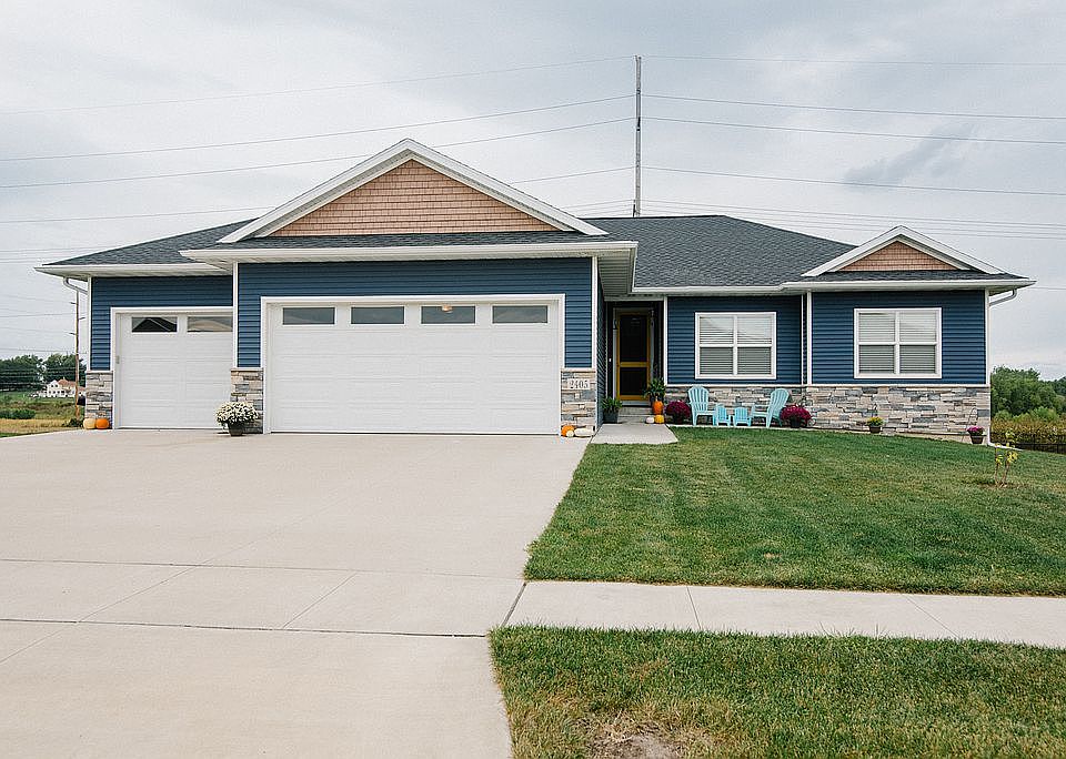1st image of 2405 Leigh Ln