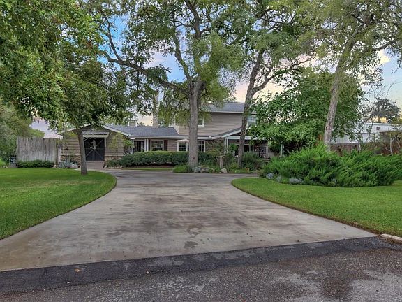3rd image of 1493 Sleepy Hollow Ln