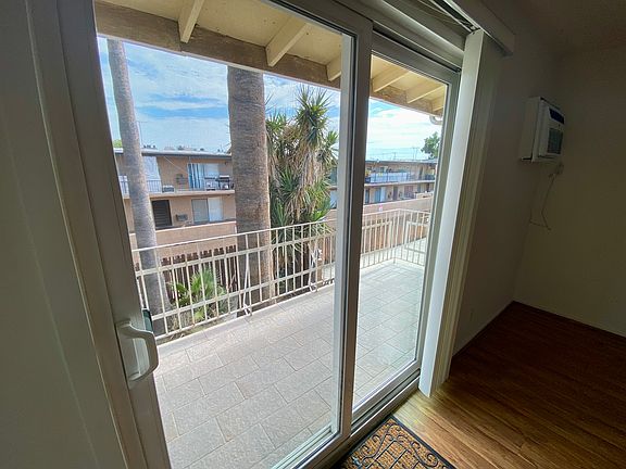 4th image of 7331 Independence Ave #11