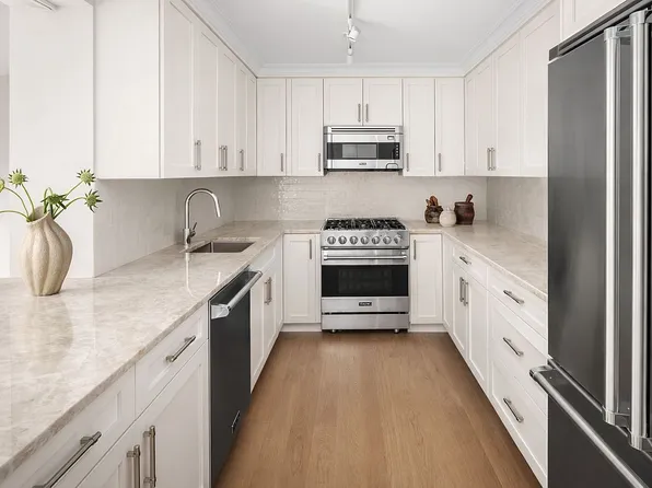 625 Main St APT 321, New York, NY 10044