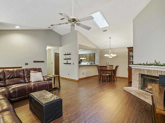 2nd image of 3826 Millpoint Dr