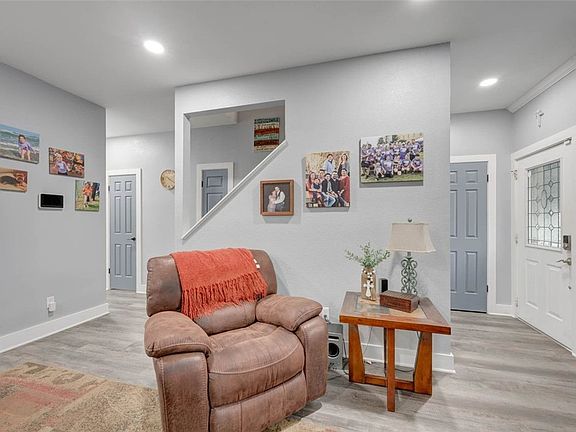 4th image of 3025 Quail Springs Rd APT B9