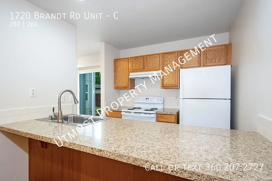 Spacious & Cozy 2 bedroom, 2.5 bathroom Townhome. — Photo 4