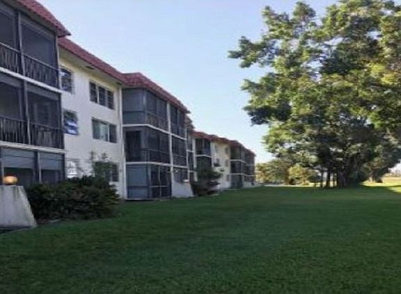 2nd image of 9811 N Hollybrook Lake Dr APT 305