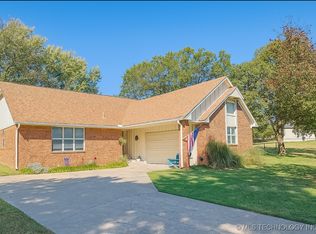 1747 E McGill Cir, Eufaula, OK 74432