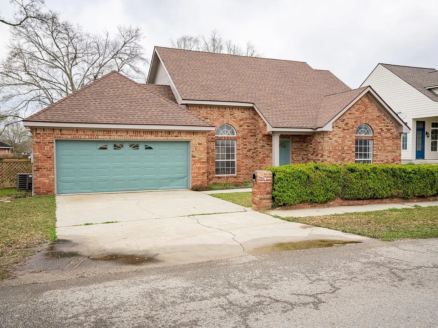 3 bed, 1976 sqft, $4,000 — Photo 1
