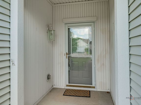 3rd image of 11500 Windsor Dr