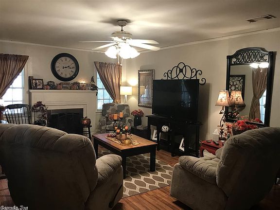 2nd image of 817 McNeal St