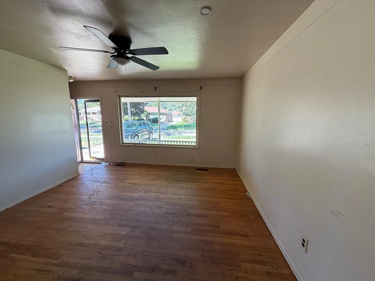 3 bed, $1,500 — Photo 4