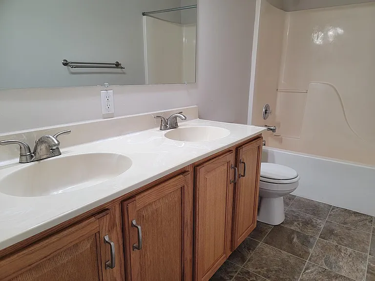 673 Rockwood Dr — Photo 13
