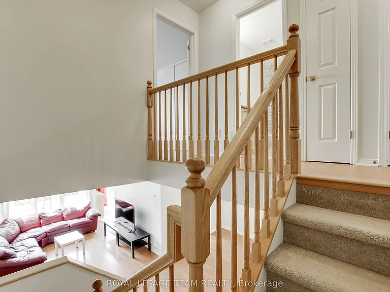 33 Scampton Dr — Photo 19