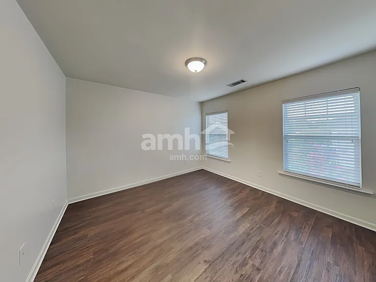 4059 Houldsworth Dr — Photo 16