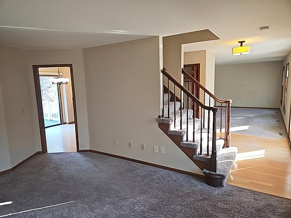 3rd image of 4520 Juneau Ln N