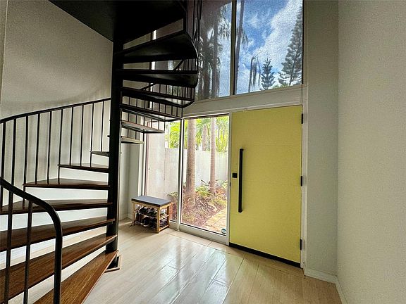 4th image of 3115 Gifford Lane #B