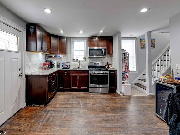 2nd image of 188 Pennington St