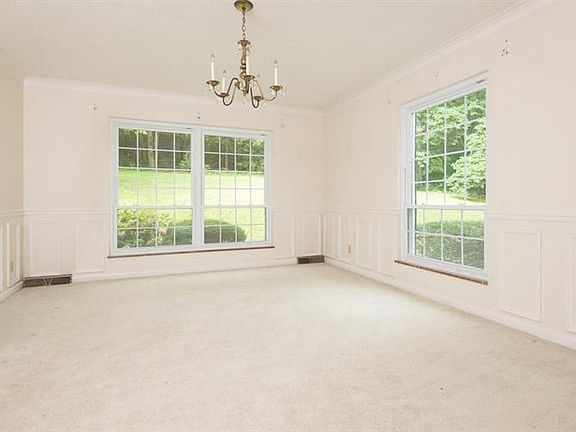 5th image of 437 Pipkin Ln