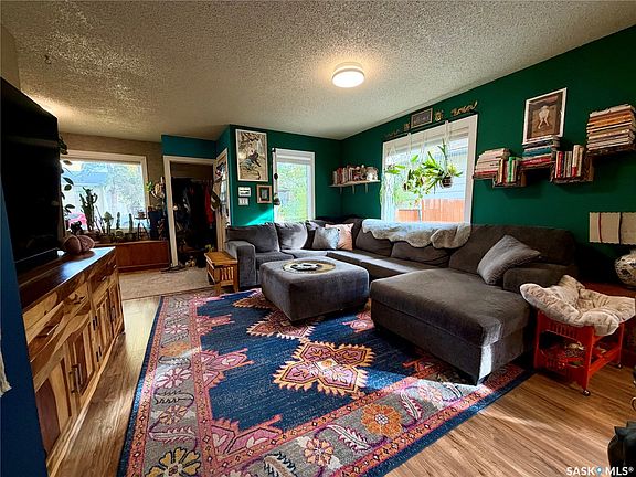 5th image of 431 L Avenue N