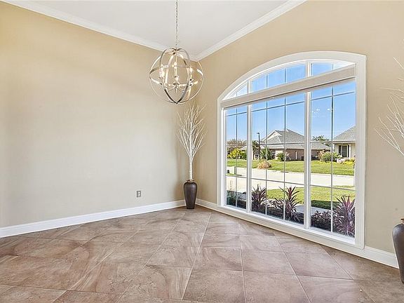 4th image of 164 River Oaks Dr