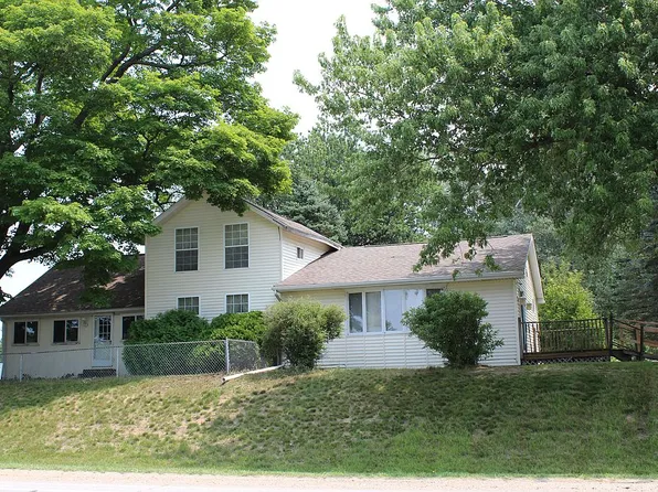 2151 S M 140, Benton Harbor, MI 49022
