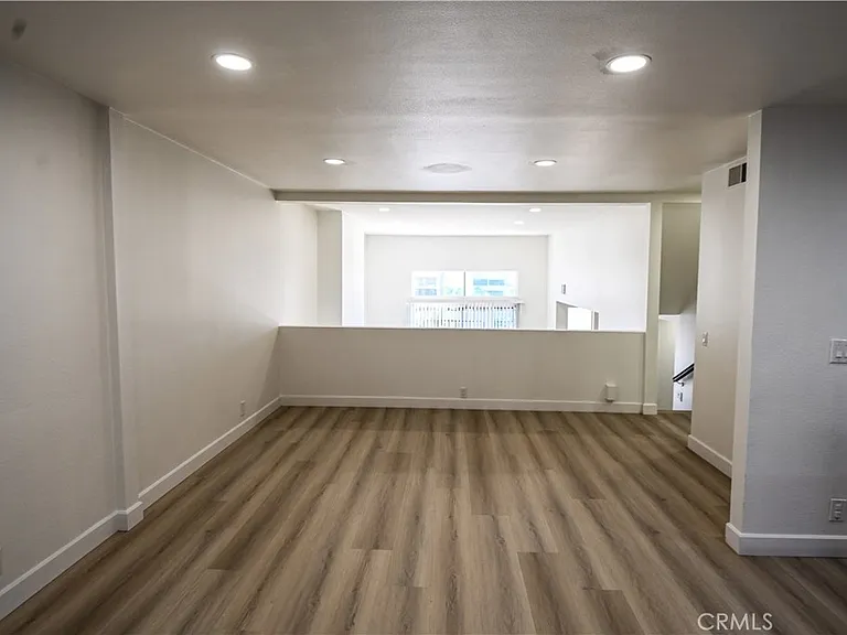 2902 Barrington Ct — Photo 11