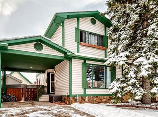 35 Macewan Dr NW, Calgary, AB T3K2G1