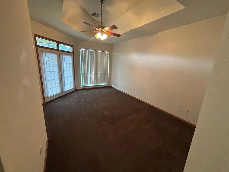 2207 N Burdick St — Photo 13