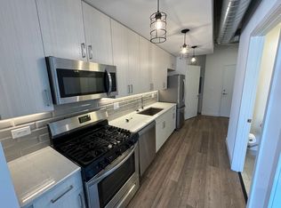 2405 W Hutchinson, Chicago, IL 60618