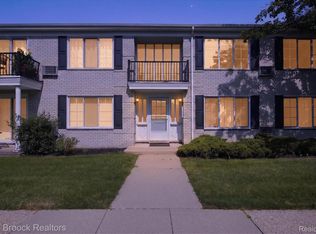 100 W Hickory Grove Rd APT C6, Bloomfield Hills, MI 48304