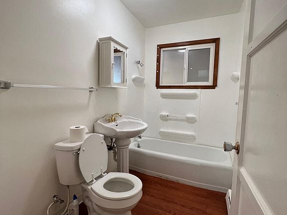 4th image of 4105 NW Kennedy Dr #3