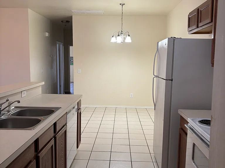1732 Riviera Ln #1732 — Photo 3