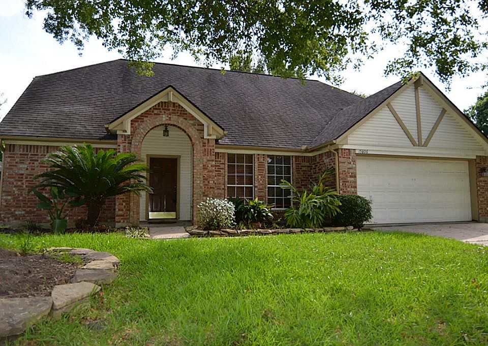 1st image of 15806 Cambridge View Dr