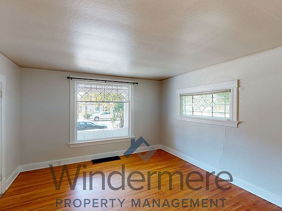 4th image of 601 E Alder St #1