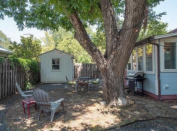 5th image of 4214 Bellvue Ave