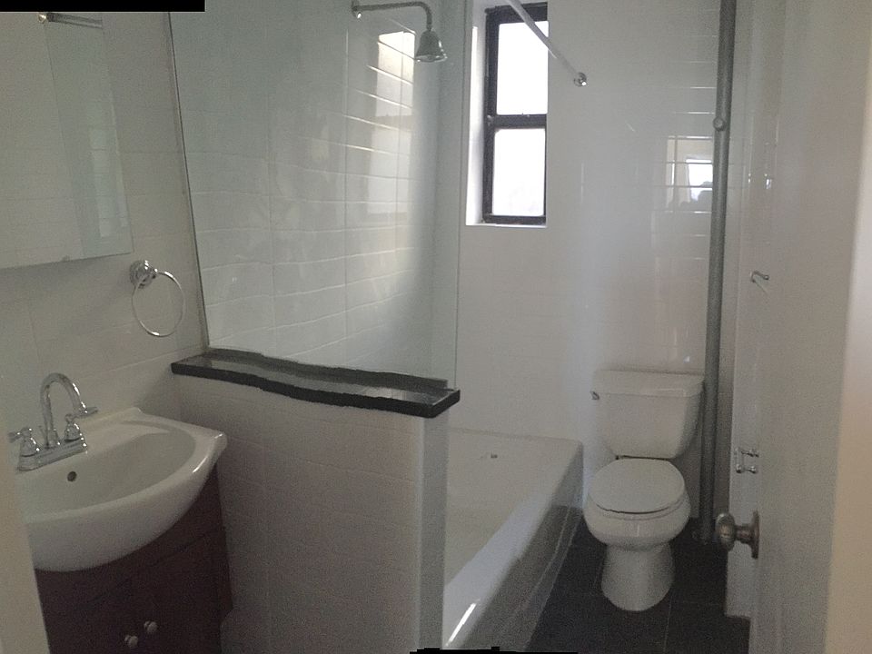 2nd image of 105 Lincoln Rd APT 5A
