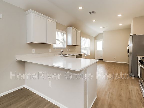 5th image of 19422 Peppazzi Dr