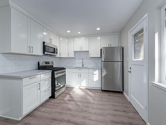 3rd image of 16 Terrace Ct #18