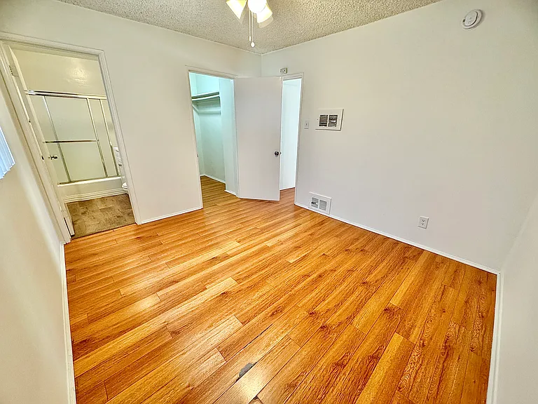 13014 Sherman Way — Photo 9