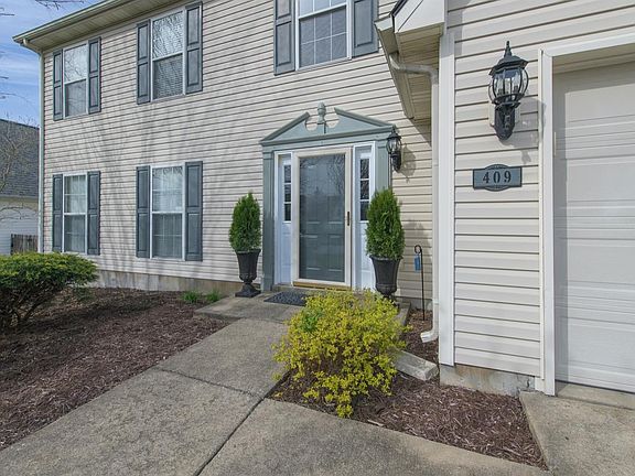 4th image of 409 Hillbrook Dr